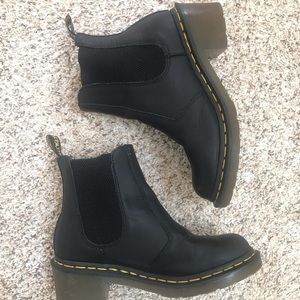 Dr. Martens Cadence Chelsea Boot